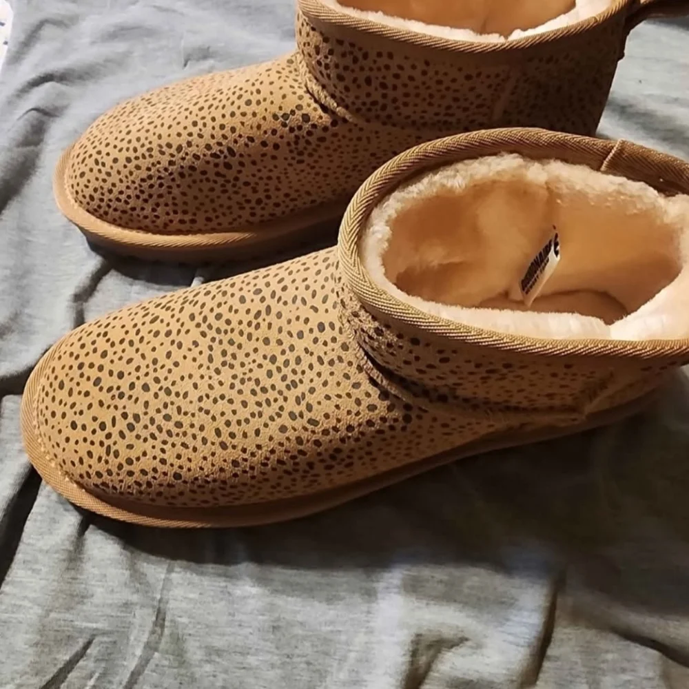 Cushionaire Women's Hip2 Genuine Suede Ankle Winter Boots
